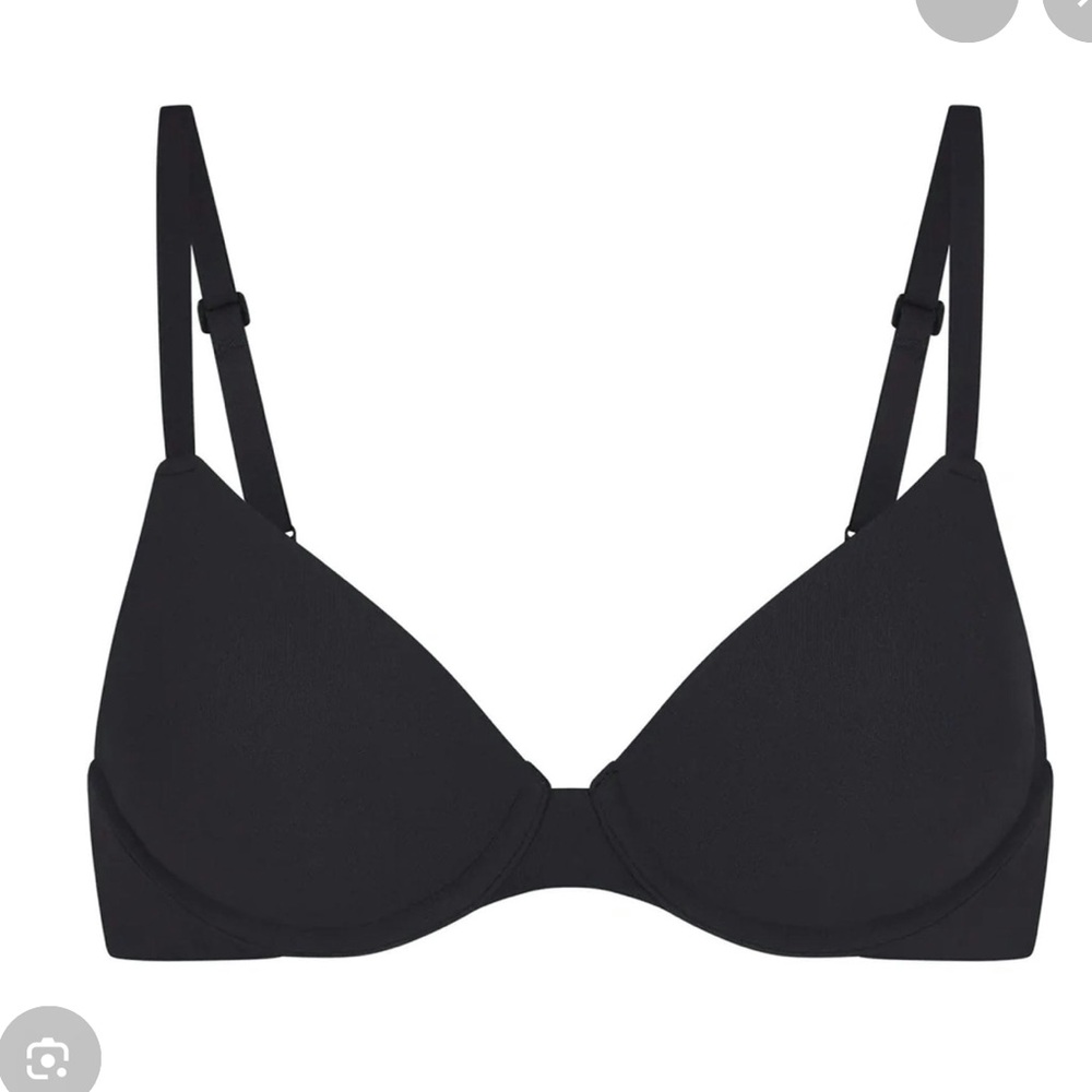 NWT Skims Fits Everybody T-shirt Bra